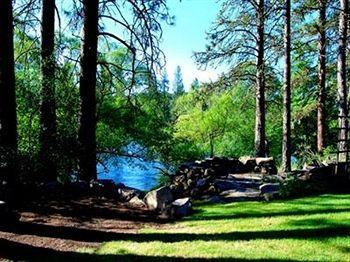 River House Bed And Breakfast Nine Mile Falls エクステリア 写真