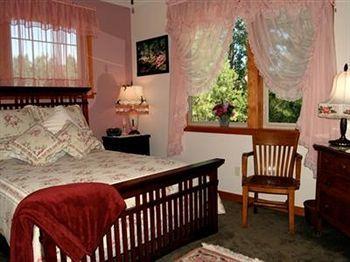 River House Bed And Breakfast Nine Mile Falls エクステリア 写真
